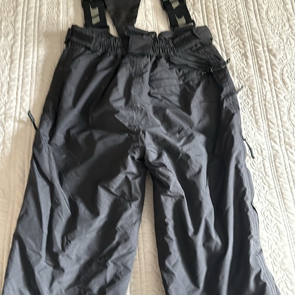 Black Snowboard/Ski Pants - Picture 4 of 8
